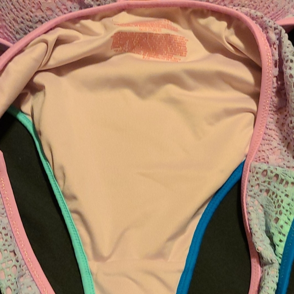 VS  swimming suit. - Picture 4 of 5